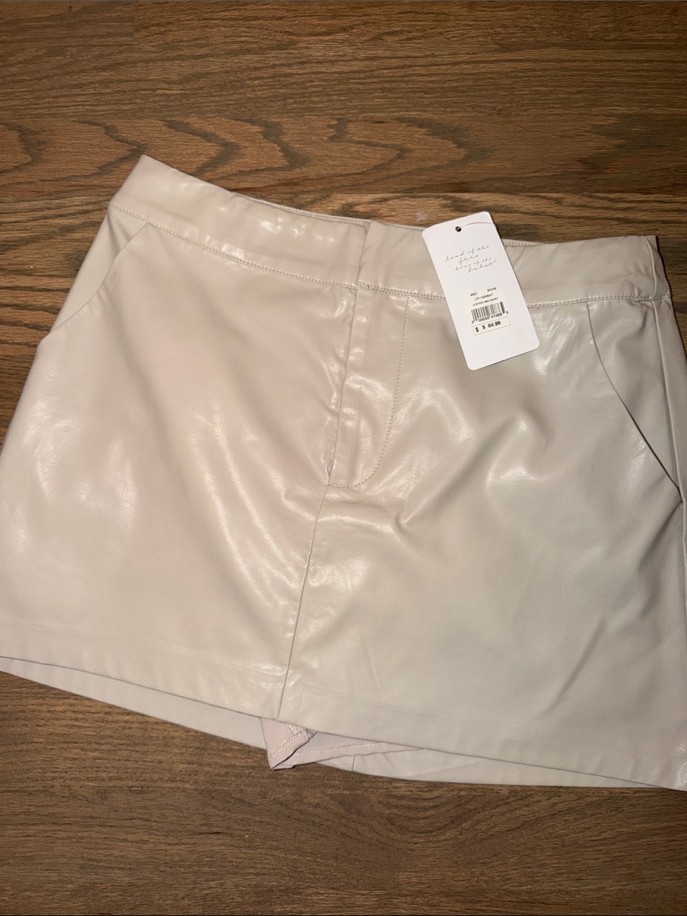 NWT- American Threads Cream Faux Leather Skort Sz M